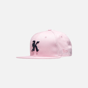 Kith x New Era Gothic 59Fifty Cap - Pink / Navy